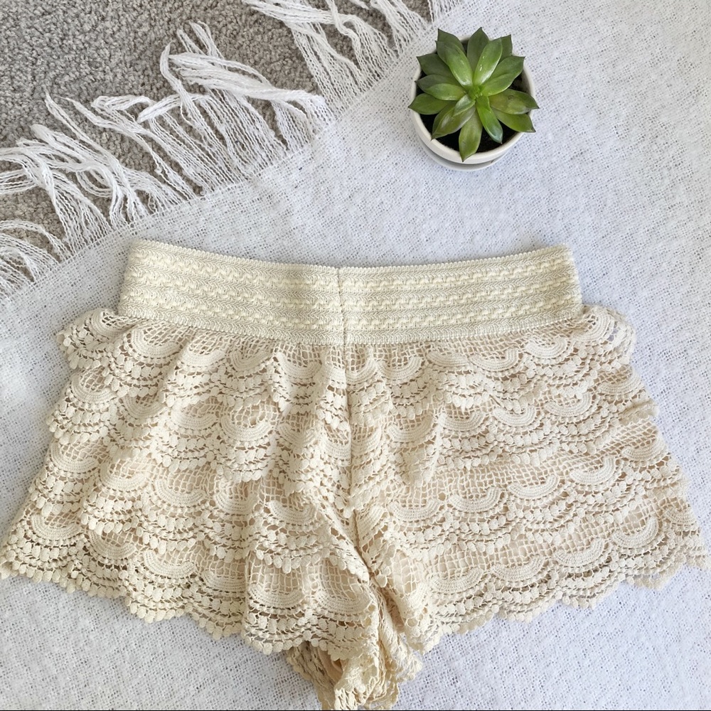 Jolt Lace Cream Shorts